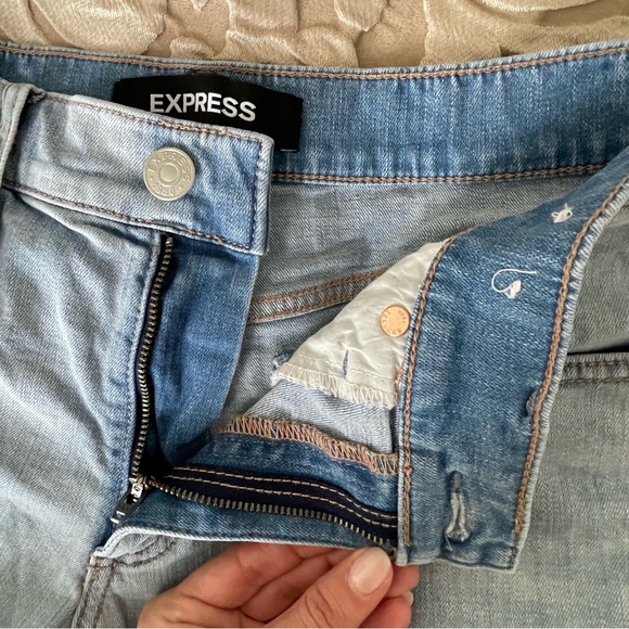 Express jean shorts - Picture 3 of 4